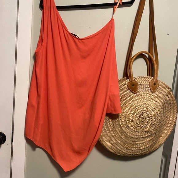 BCBGMaxAzria Lana One Shoulder Vibrant Ambrosia Coral Drapped Top large - Picture 4 of 4